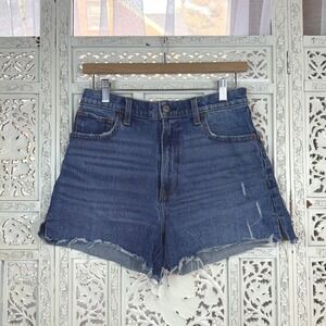 Abercrombie & Fitch Medium Wash High Rise 4" Short Womens 8 Distressed Raw Hem